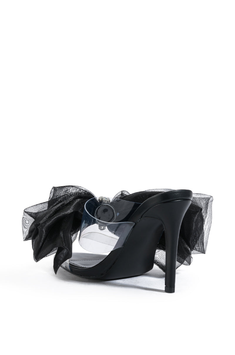 AZALEA WANG CAPABLE BOW SANDAL IN BLACK