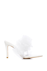AZALEA WANG CAPABLE BOW SANDAL IN WHITE