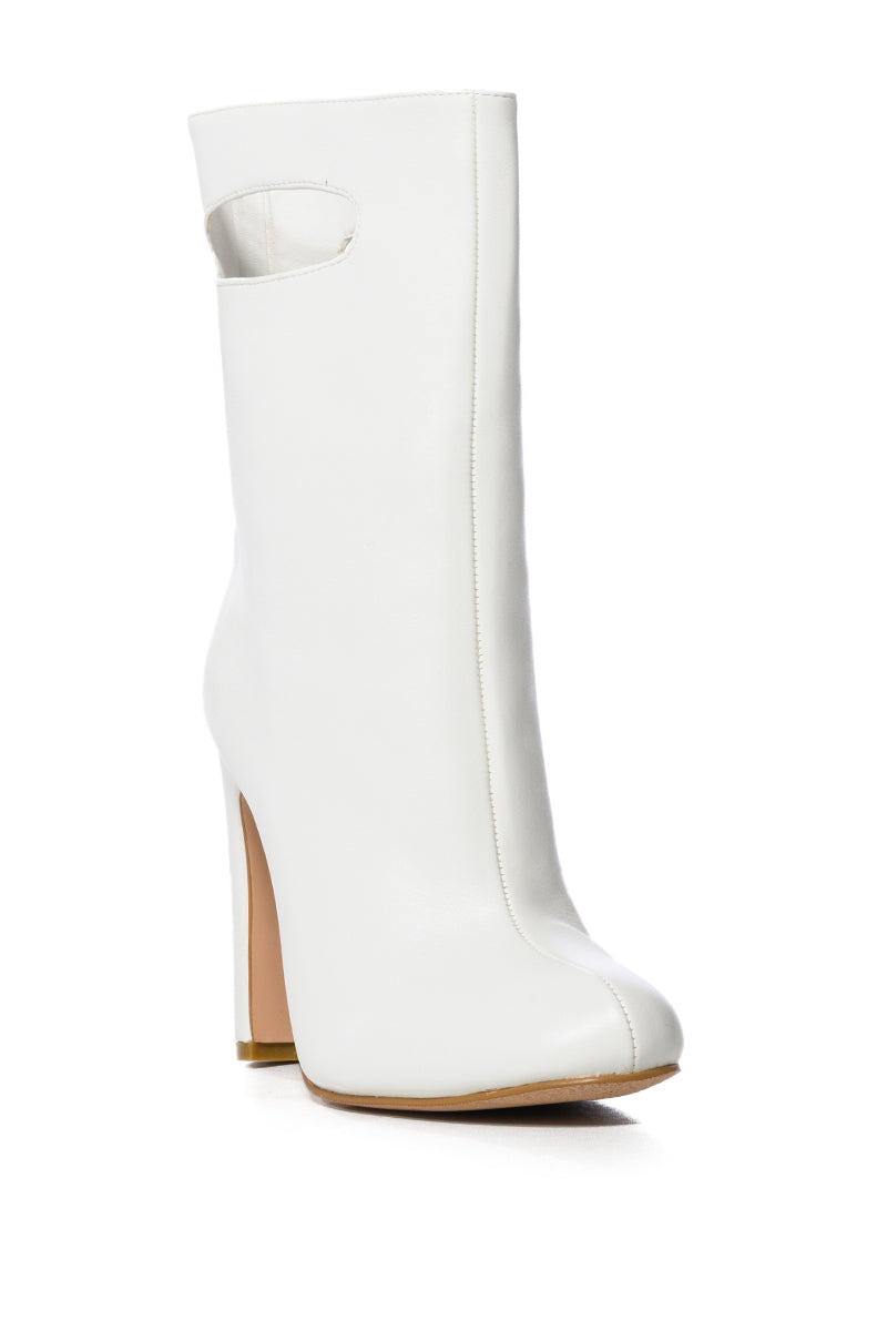 AZALEA WANG NAYELI WHITE HANDLE BOOTIE