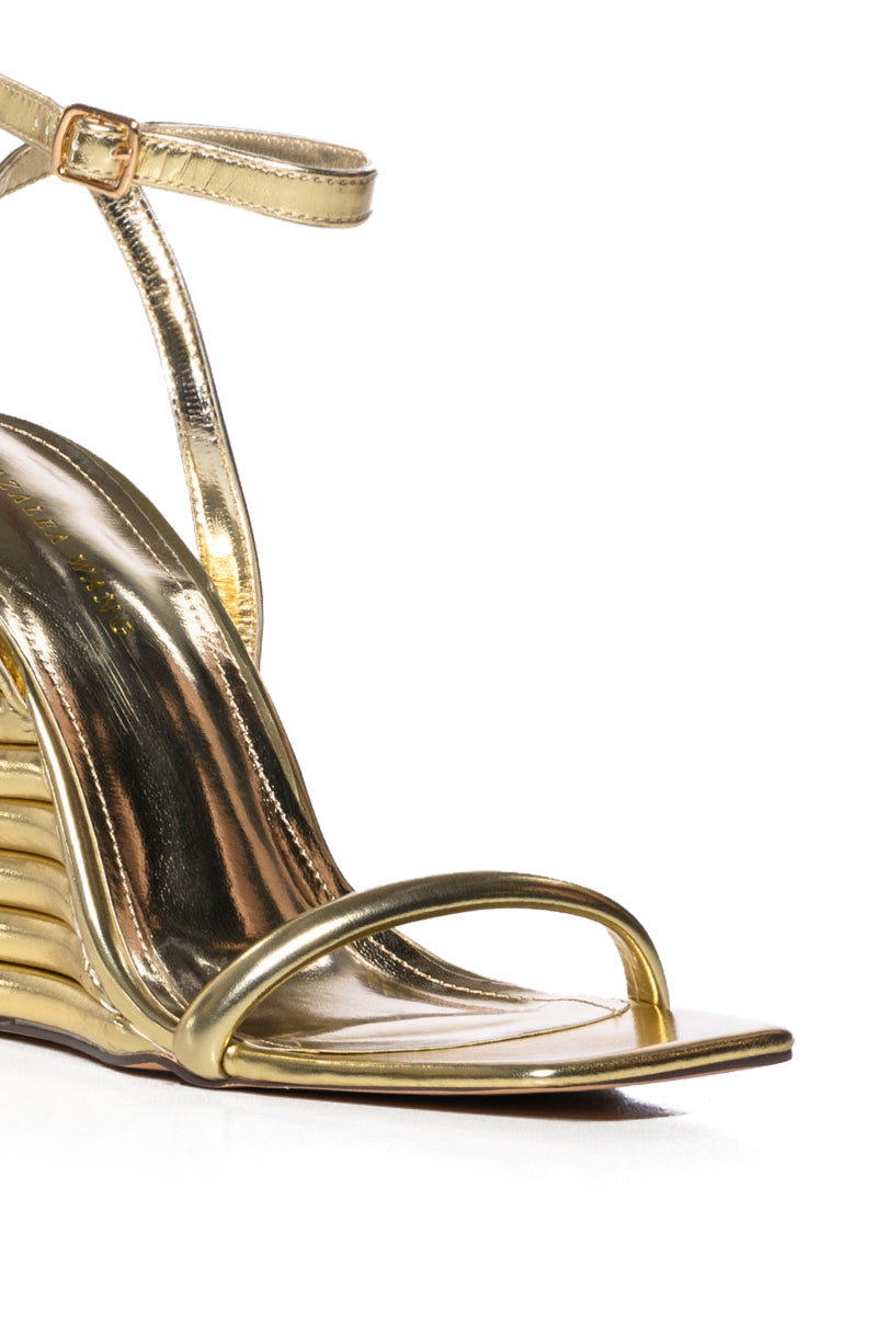 AZALEA WANG PUFFY WEDGE SANDAL IN GOLD