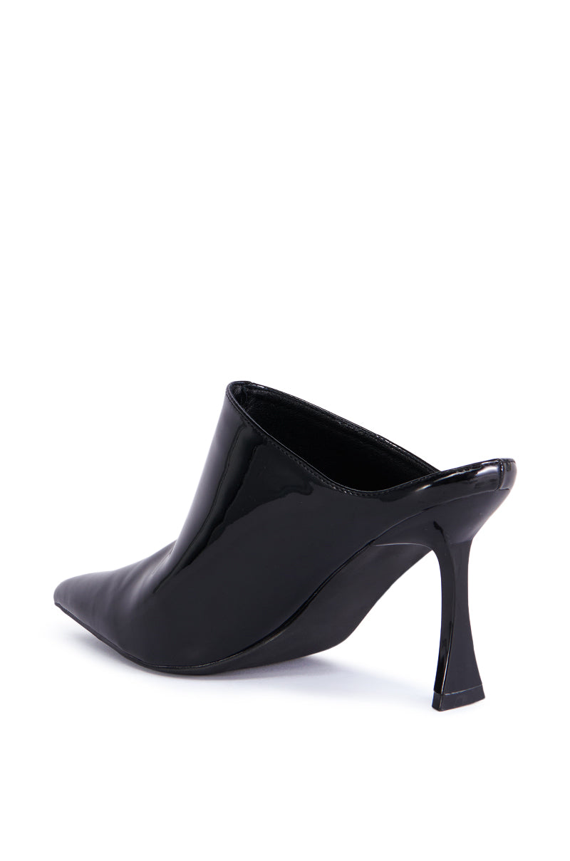 AZALEA WANG SAKURA BLACK MULE PUMP