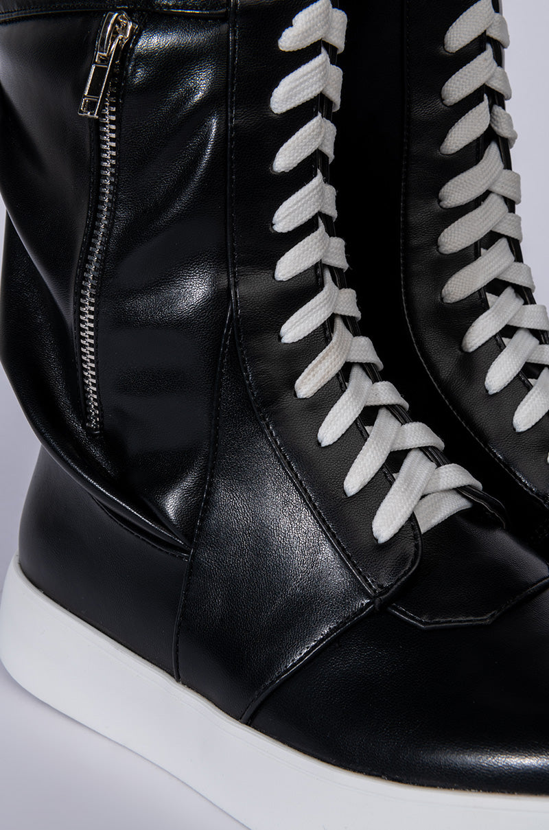 AZALEA WANG THROW IT BACK FLAT SNEAKER IN BLACK