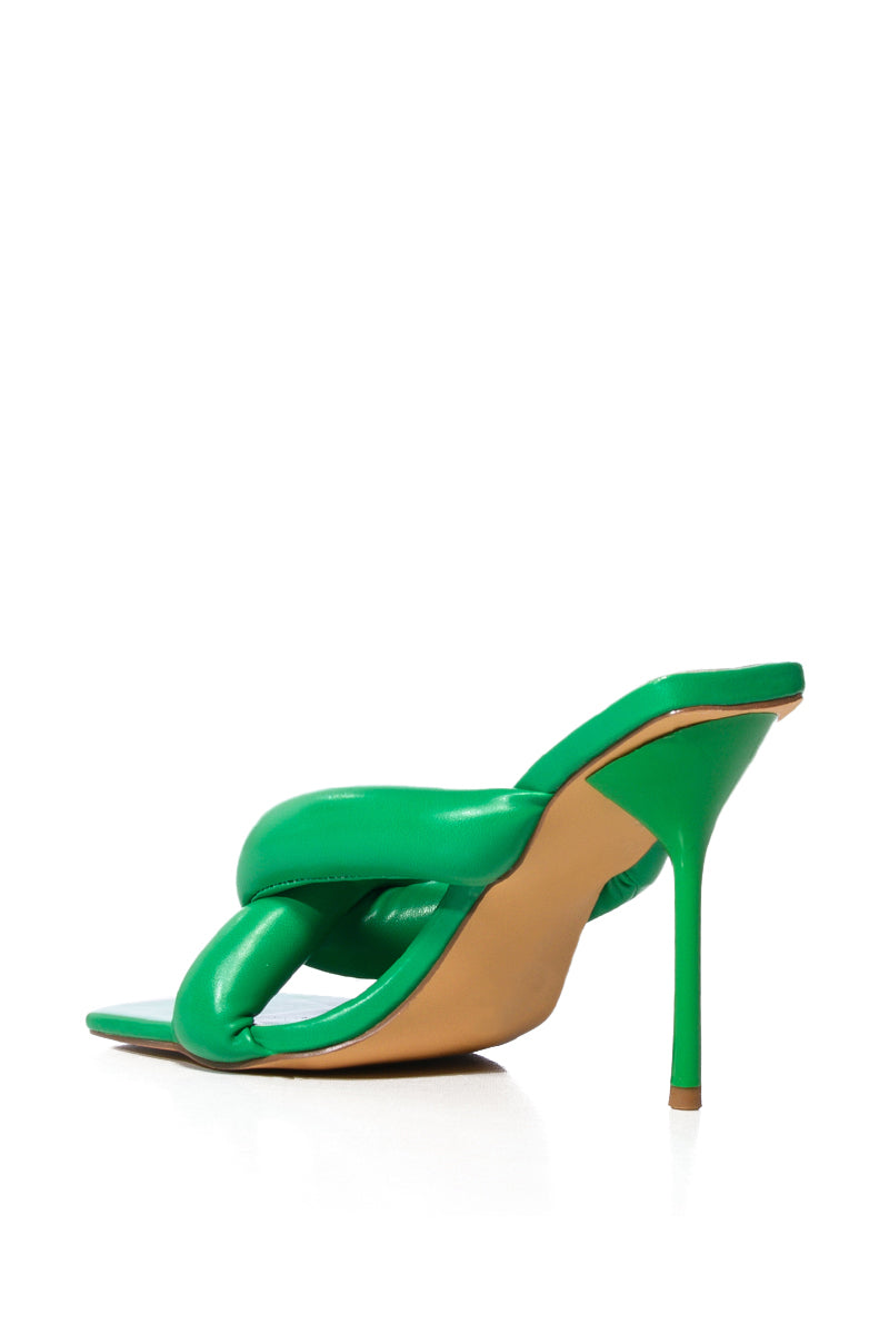 AZALEA WANG CHRISTABEL PUFF SANDAL IN GREEN