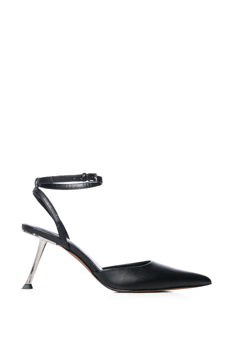 AZALEA WANG ZELLA ANGLED HEEL PUMP IN BLACK