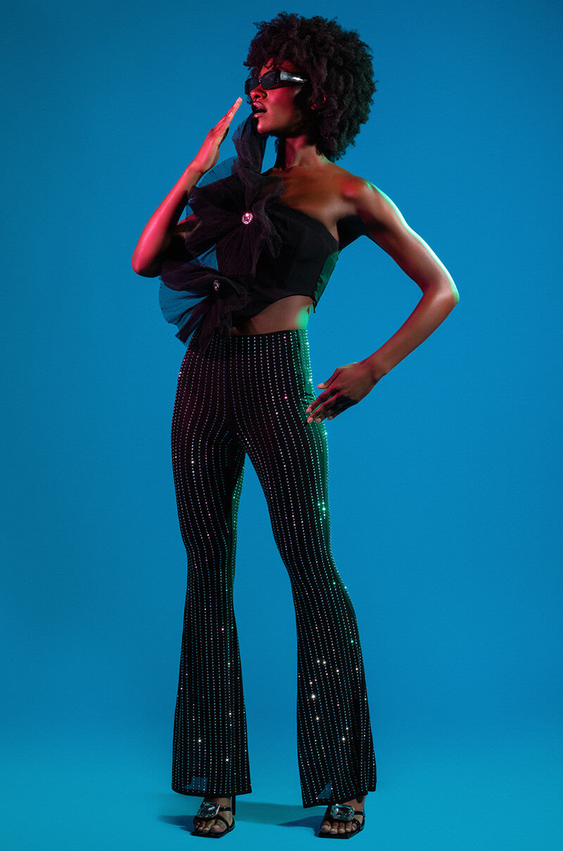 BLOSSOM TEXTURED FLOWER CROP TOP