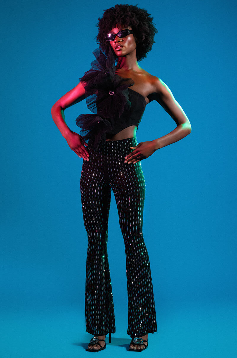 BLOSSOM TEXTURED FLOWER CROP TOP