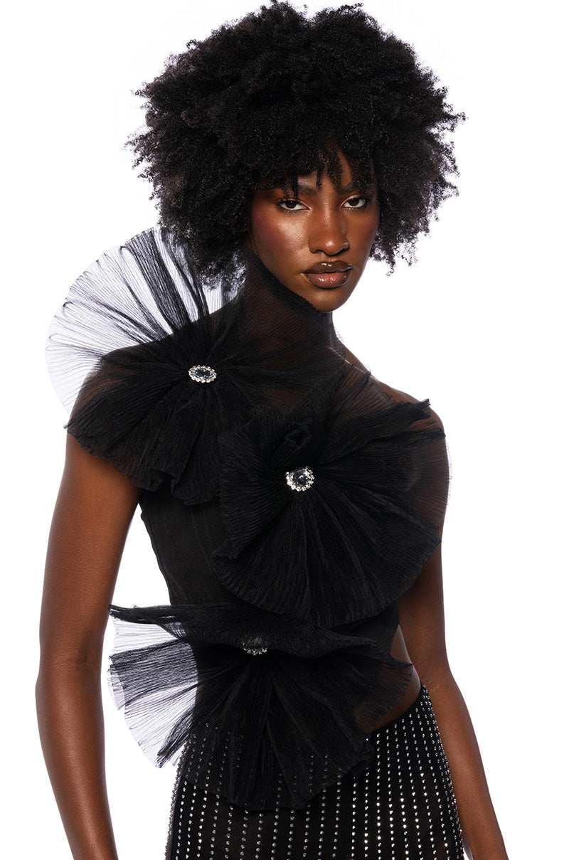 BLOSSOM TEXTURED FLOWER CROP TOP