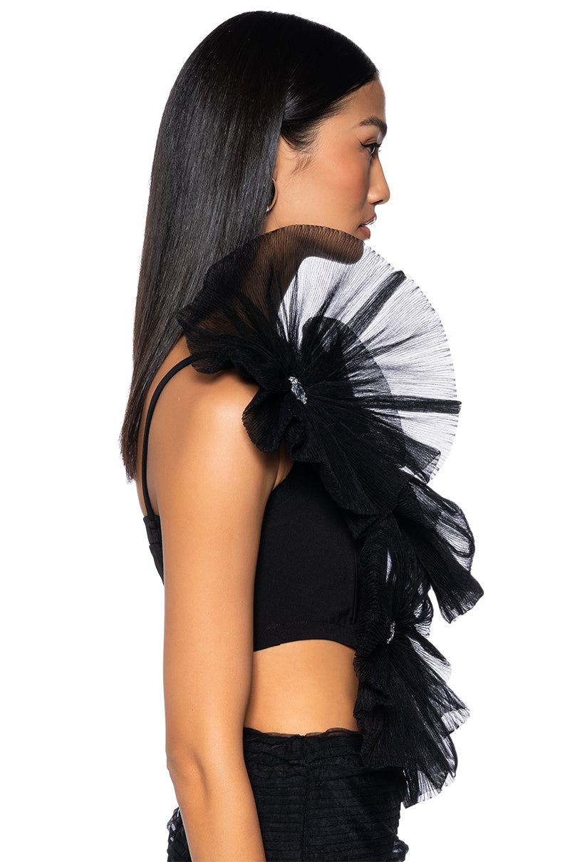 BLOSSOM TEXTURED FLOWER CROP TOP