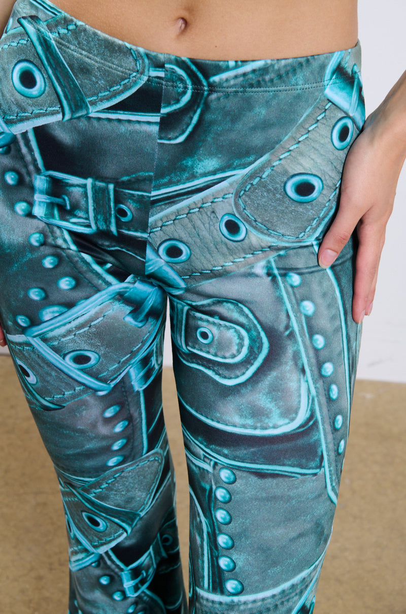 BUCKLE UP FLARE PANT