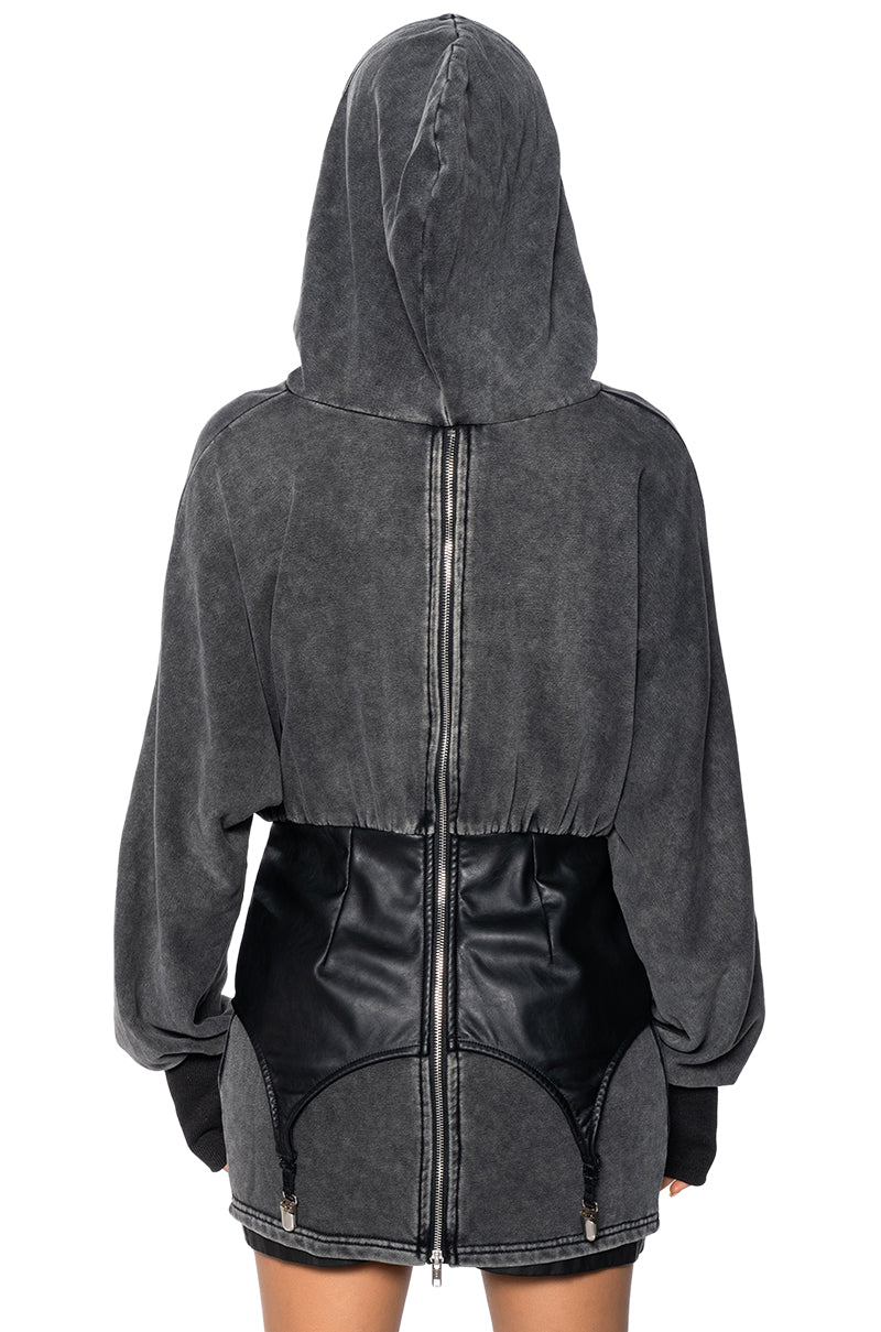 COMFY CHIC SWEATSHIRT DRESS WITH PU GARTER