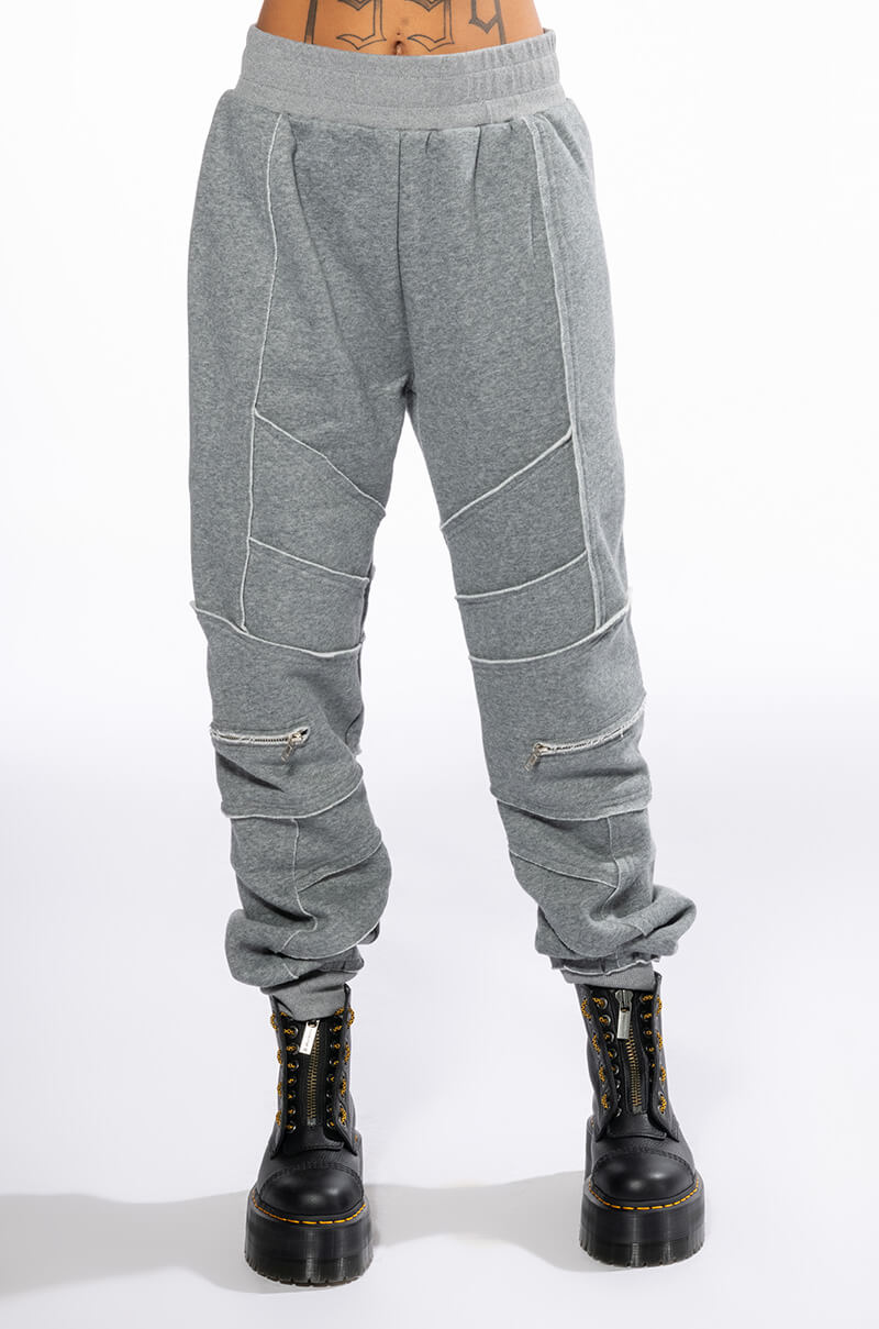 EFFORTLESS OVERSIZED JOGGER