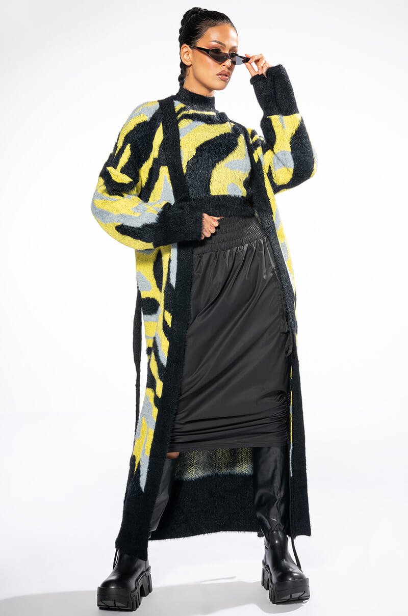 FEELING DANGEROUS SLEEVELESS CROPPED MOCK NECK SWEATER