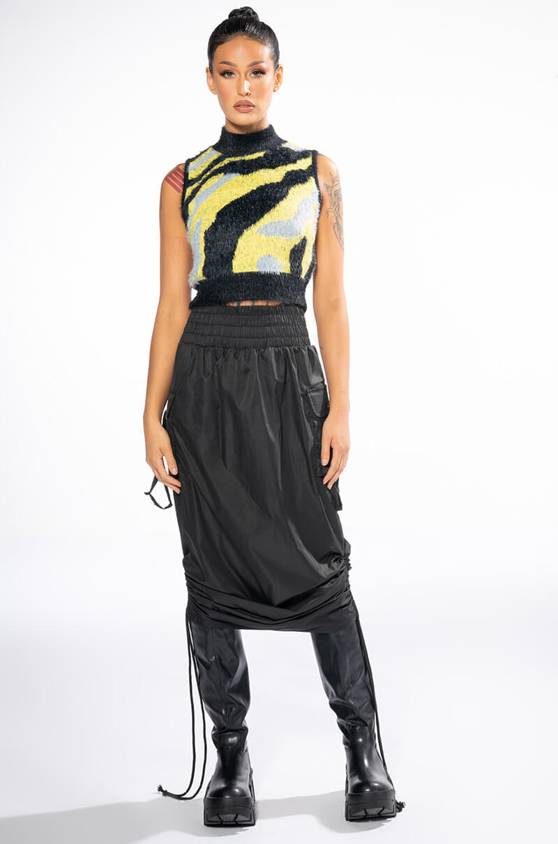 FEELING DANGEROUS SLEEVELESS CROPPED MOCK NECK SWEATER