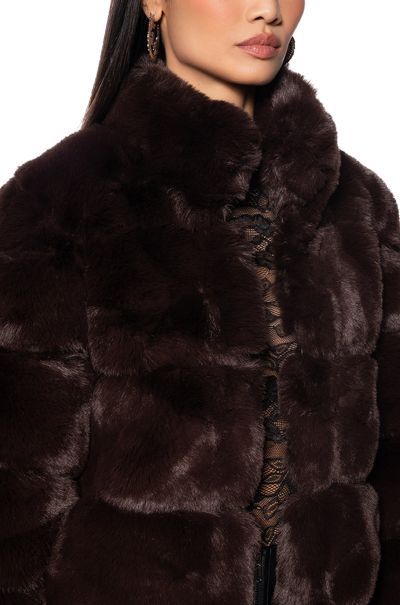 LUXE JENNY SHORT IN FAUX FOX HAIR