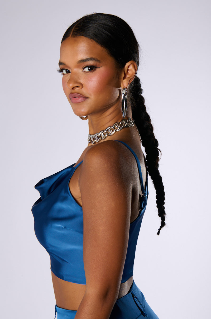 MOVE AND SHAKE CROPPED TOP