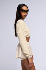 MYSTERY GIRL MINERAL WASH CROPPED SWEATSHIRT IN IVORY
