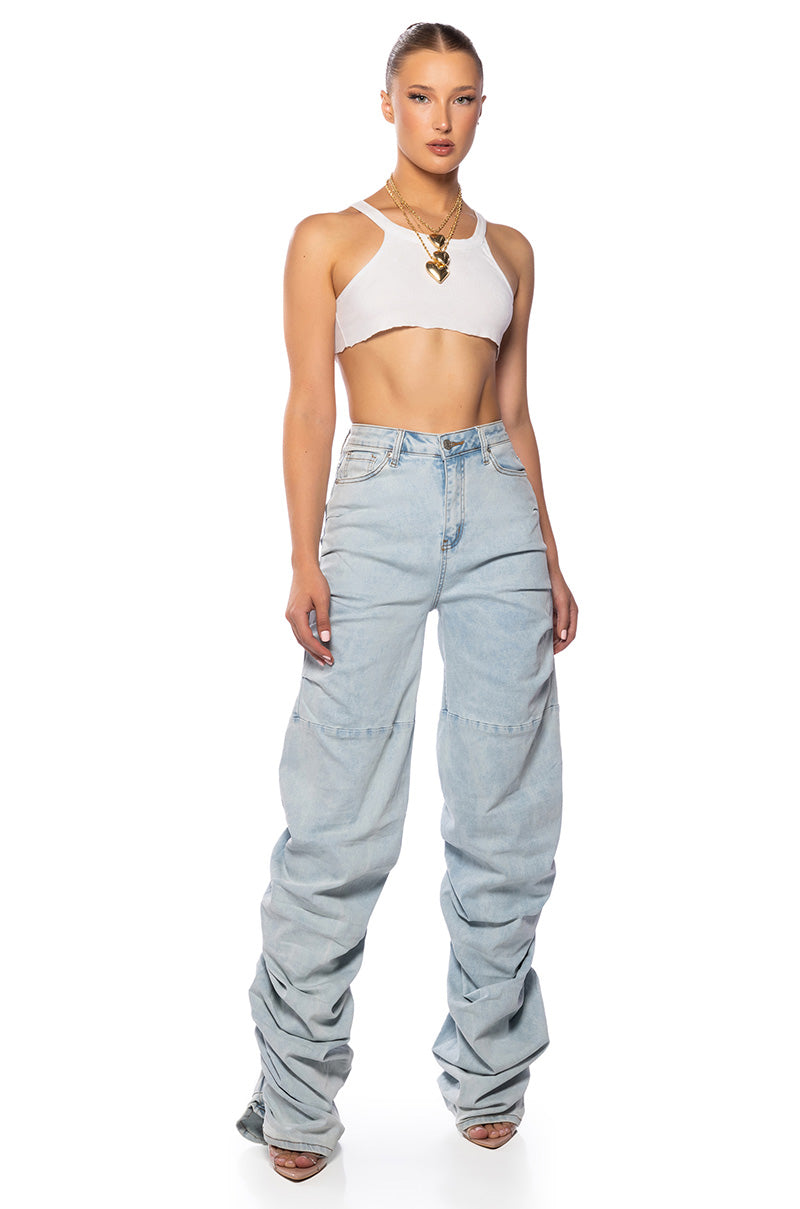 NEVER CHANGE RUCHED RELAXED FIT JEANS IN LIGHT BLUE DENIM