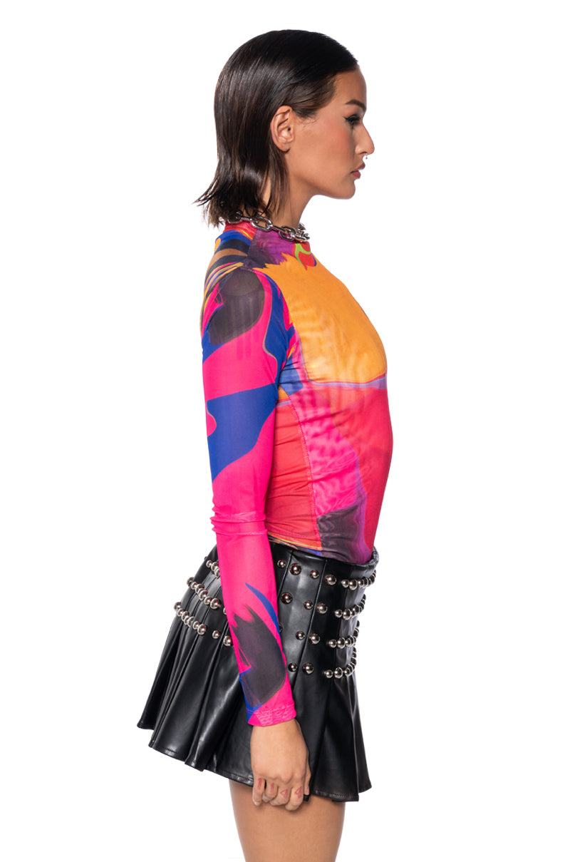 PROFILES ABSTRACT MESH TOP