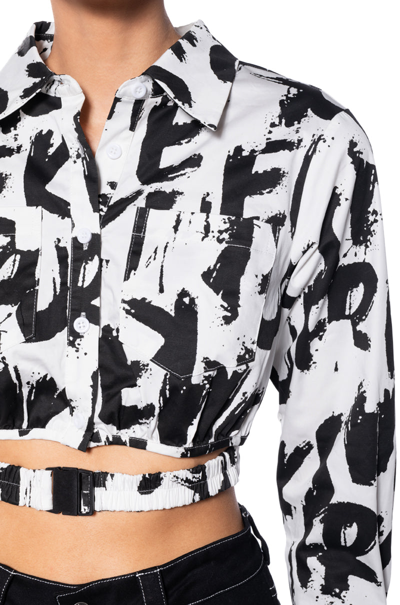 READ BETWEEN THE LINES CROPPED POPLIN BUTTON DOWN SHIRT