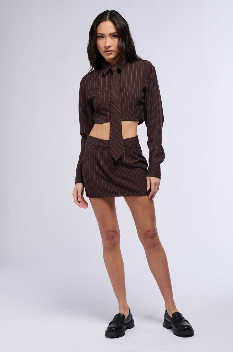 STRAIGHT TO BUSINESS PINSTRIPE MINI SKIRT IN BROWN