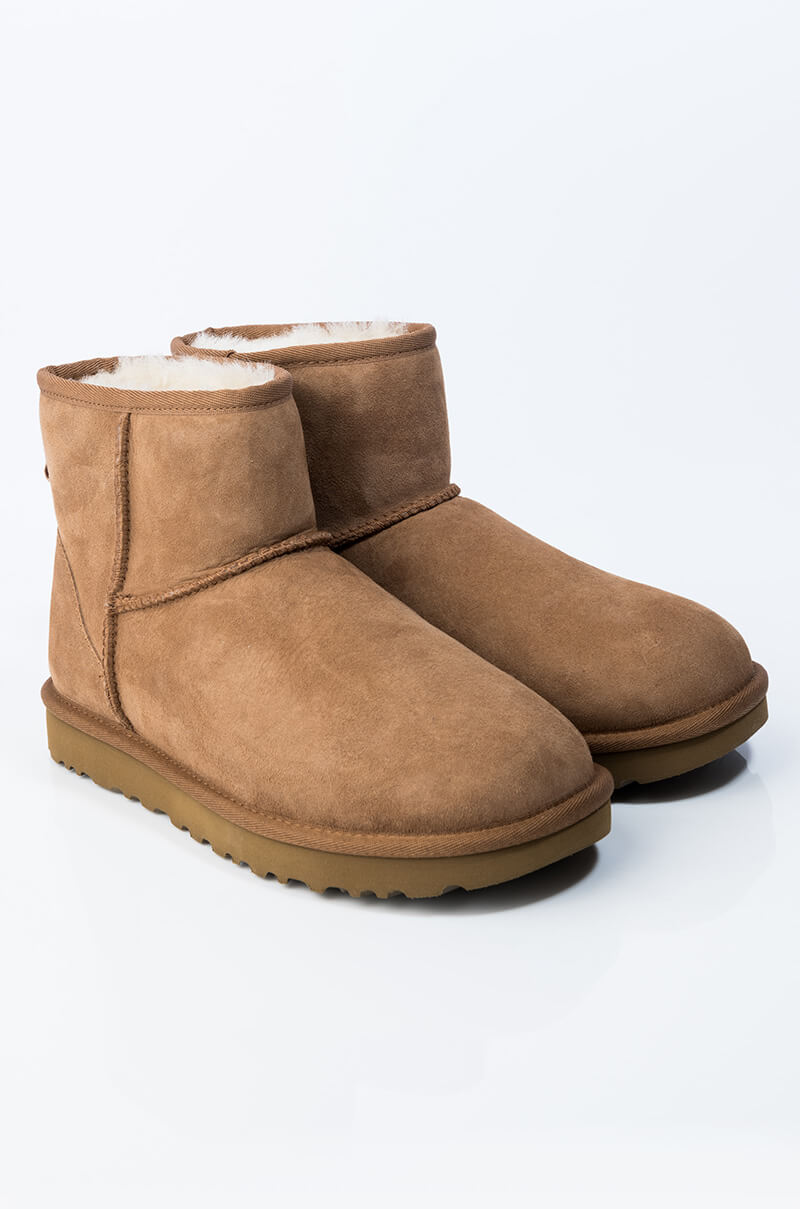 UGG CLASSIC MINI II BOOTIE IN CHESTNUT