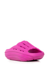 1136880 DRAGONFRUIT UGG SLIDE