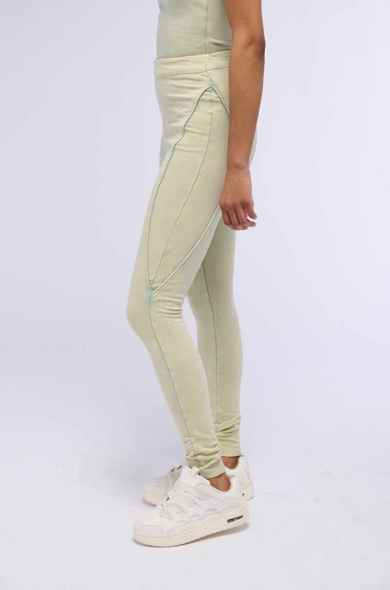 WE BELONG TOGETHER LEGGING IN LIGHT GREEN